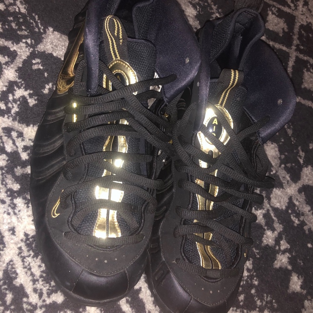 Nike Gold Foampotisies